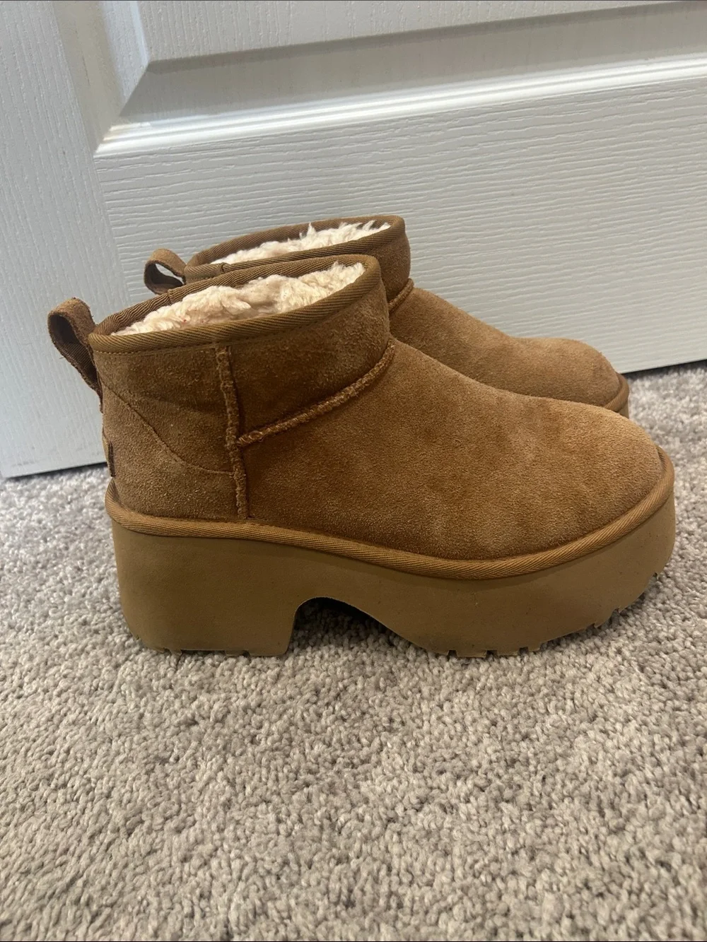 UGG® Classic Ultra Mini New Heights Platform Boot (Women), Size 8